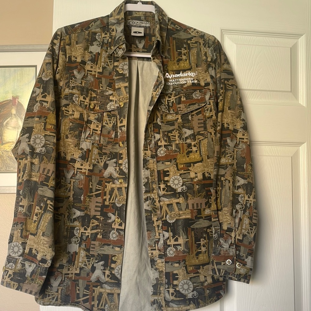 Oilfield camo shirt jacket small